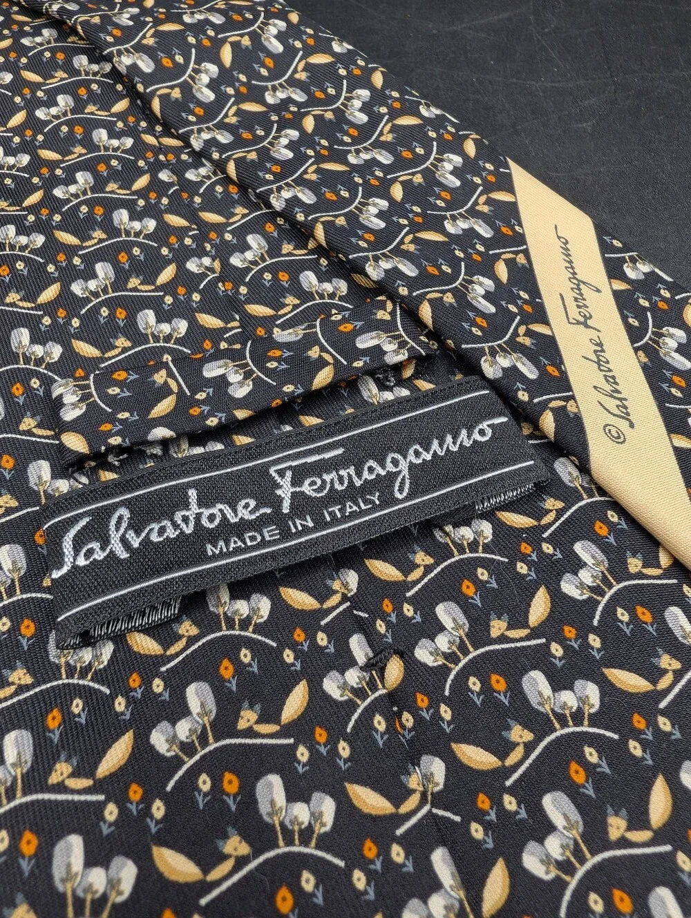 Salvatore Ferragamo Tiny Fox Print 100% Silk Neck Tie, Excellent